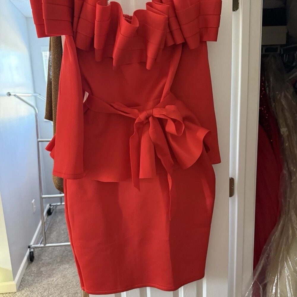 EY Signature Ruffle Shoulder Red Suit w/Peplum Bottom Jacket & Skirt, Plus Sz:2X
